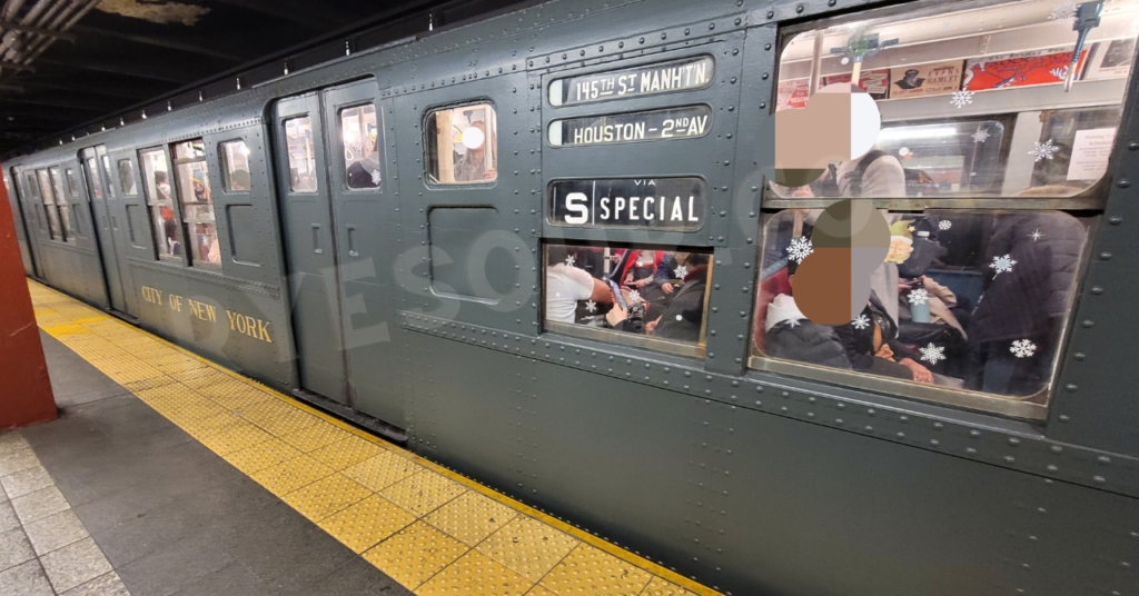 ニューヨークシティ限定ホリディ・ノスタルジア・ライズ New York City Subway HOLIDAY NOSTALGIA RIDES　サイド
