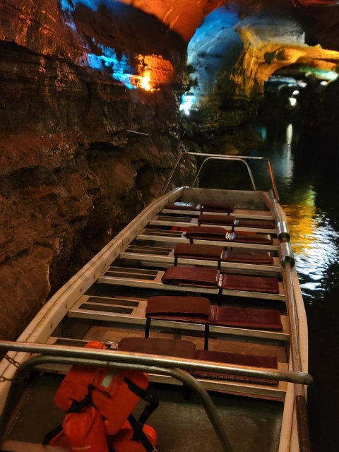 HOWE CAVERNS boat