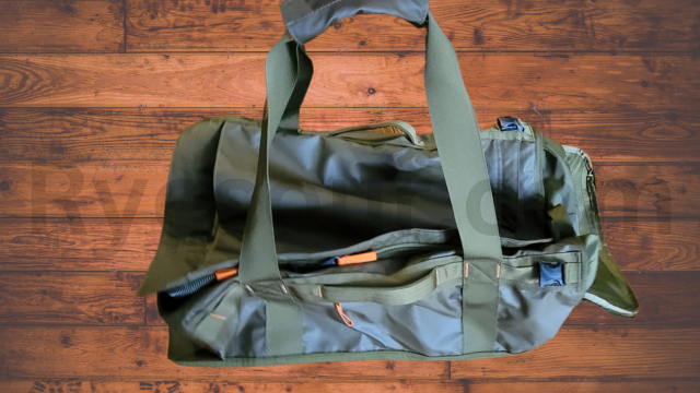 North Face Base Camp Voyager Duffel 62L（ノースフェイス・ベースキャンプ・ボヤージャー・ダッフル・62リットル）グリーン